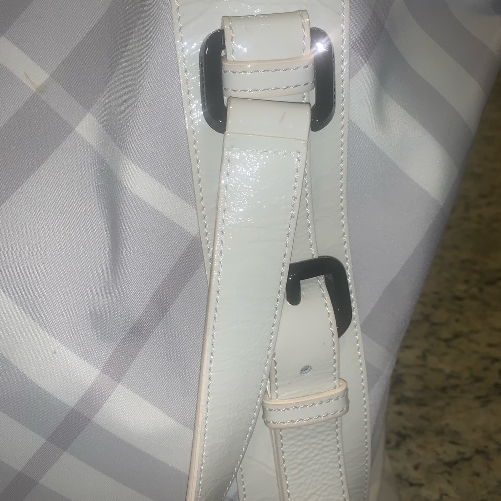 Pretty Burberry purse/tote. Has cream straps and blend of greys - Picture 5 of 9